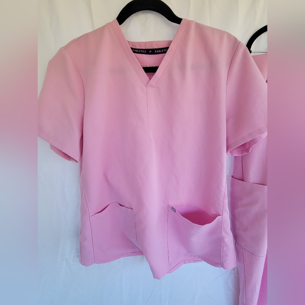 Fabletics Pink Scrub Set - Picture 2 of 4